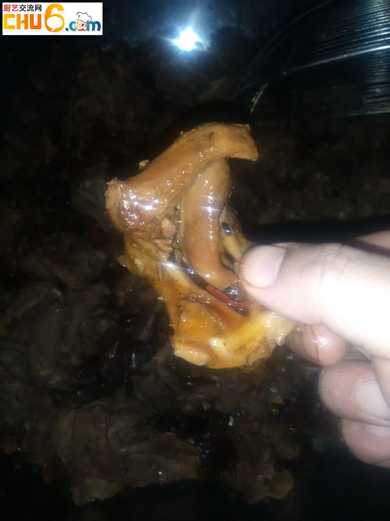 周黑鸭锁骨