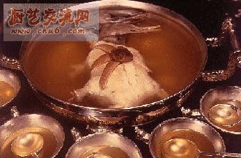 三 套 鸭
