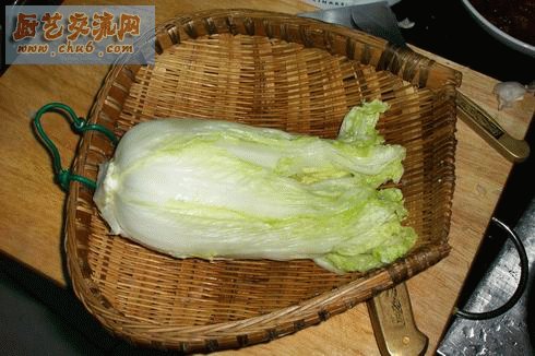 腌了半天后，挤掉水分]