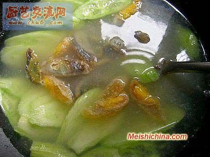 家常菜 皮蛋黄瓜汤详细做法6.jpg
