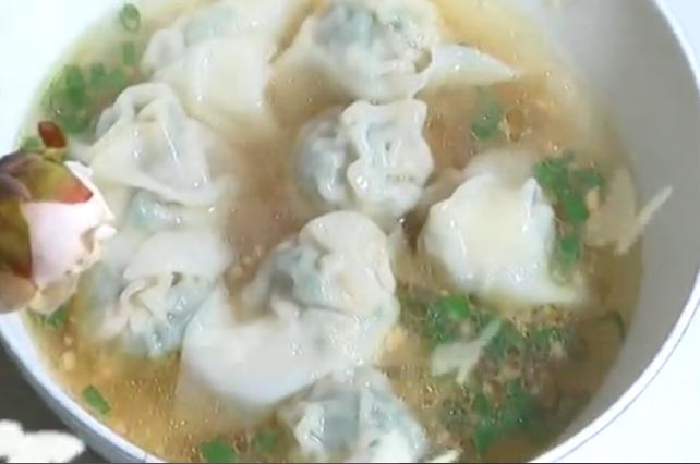 马蹄荠菜虾仁馅混沌