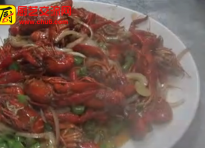 手抓小龙虾