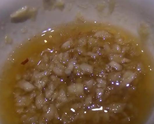 手捏茄子汁