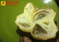油条炸的怎么一边起，一边不起？