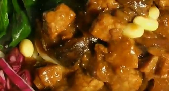 私房香菇肉酱彩蔬面