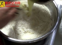 油条的做法和配方 详细图文介绍