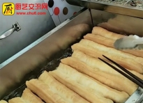油条的做法和配方中是否应该加糯米粉？